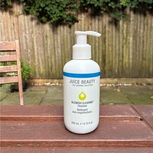 New never opened: Juice Beauty Blemish Clearing Cleanser